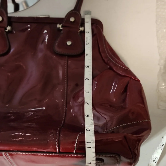 Liz Claiborne Shiny Burgundy Shoulder Bag - Picture 8 of 10